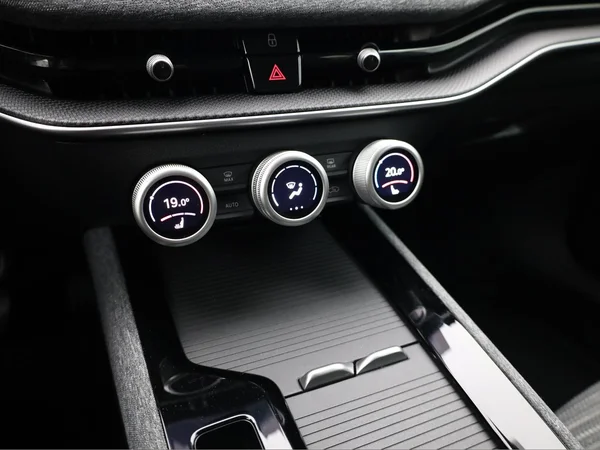 SKODA Superb Combi (2025) — foto 13 van 23