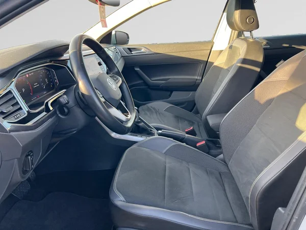 VOLKSWAGEN Polo (2022) — foto 14 van 18