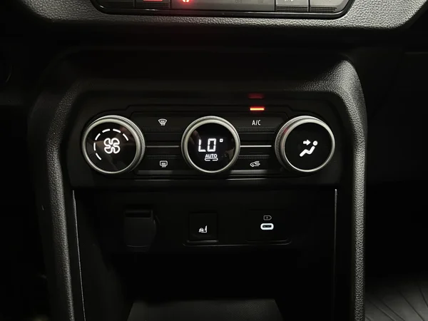 DACIA Sandero Stepway (2024) — foto 7 van 16