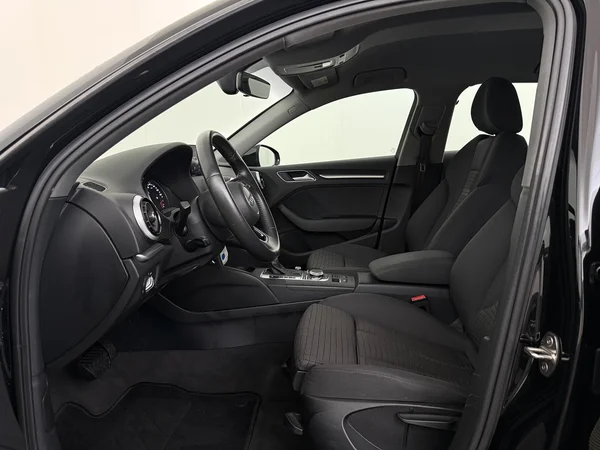 AUDI A3 (2019) — foto 2 van 28