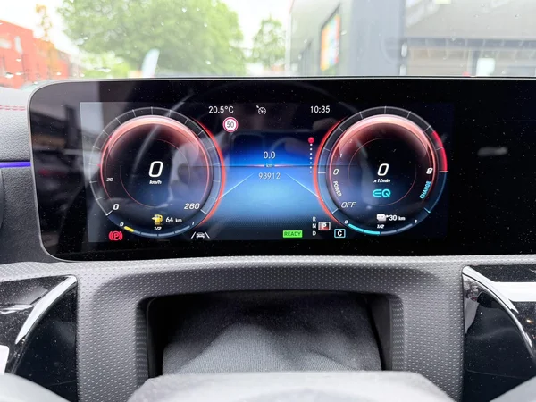 Mercedes-Benz CLA (2022) — foto 2 van 18