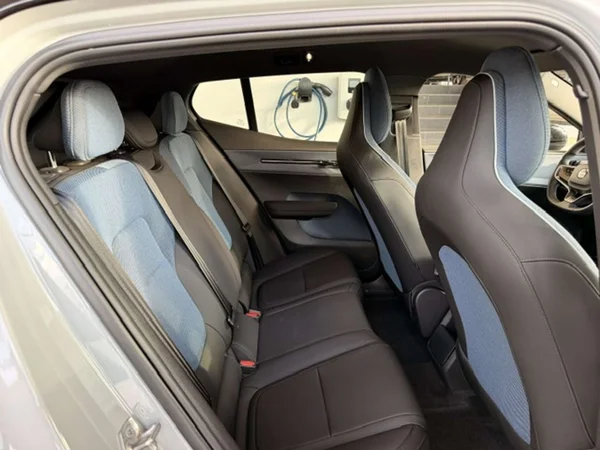 Volvo EX30 (2024) — foto 19 van 20