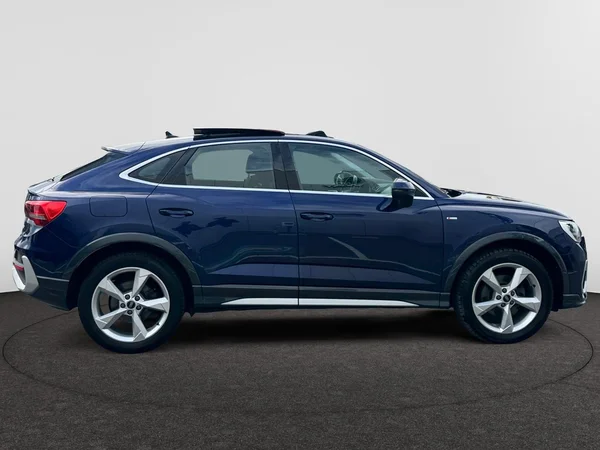 AUDI Q3 Sportback (2023) — foto 21 van 24