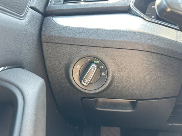 SKODA Superb Combi Dsl (2023) — foto 7 van 22