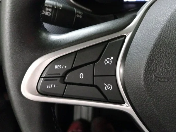 Renault Arkana (2024) — foto 6 van 21