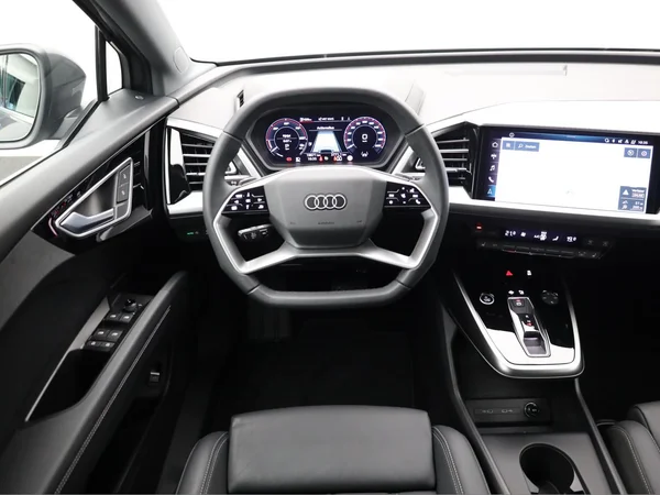 AUDI Q4 e-tron (2024) — foto 14 van 23