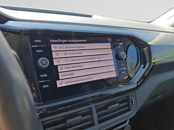 VOLKSWAGEN T-Cross (2023) — foto 7 van 19
