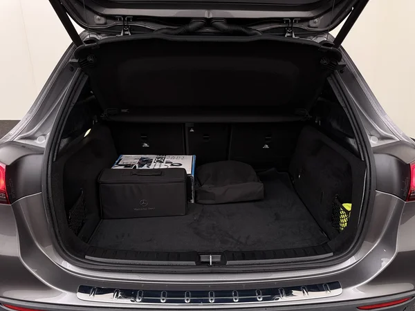 MERCEDES GLA 250 (2022) — foto 8 van 35
