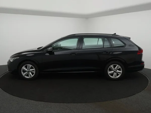 Volkswagen Golf (2022) — foto 24 van 26