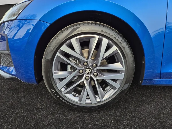 SKODA Octavia Combi (2026) — foto 13 van 25