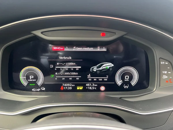 AUDI A6 Avant PHEV (2021) — foto 11 van 24