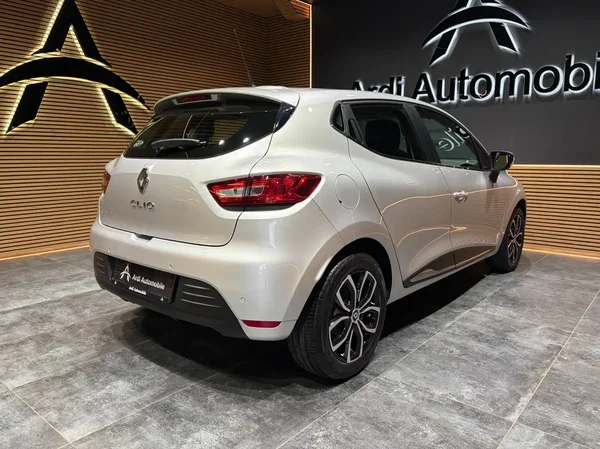 Renault Clio (2019) — foto 16 van 21