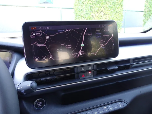 Jeep Avenger (2025) — foto 11 van 25