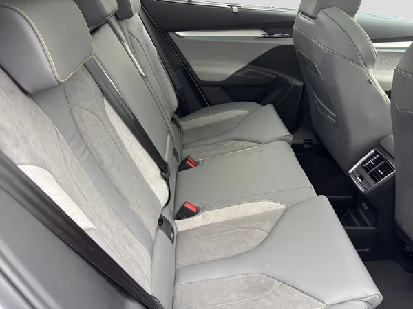 SKODA Enyaq Coupé (2023) — foto 10 van 24