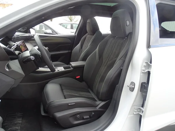 Peugeot 408 (2026) — foto 4 van 32