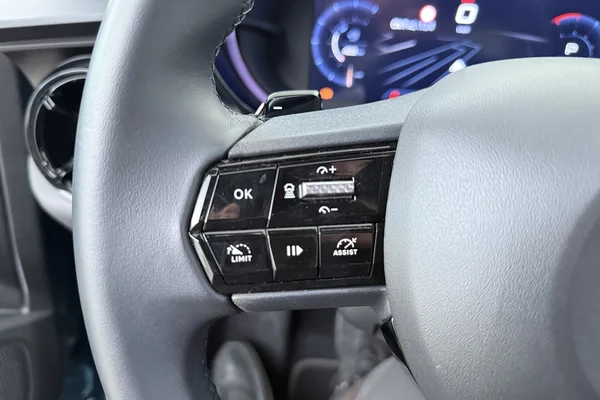 Alfa Romeo Junior (2025) — foto 6 van 18