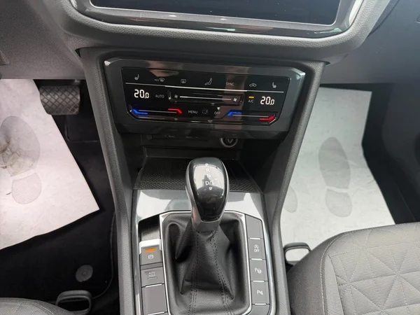 VOLKSWAGEN Tiguan Dsl (2022) — foto 7 van 21