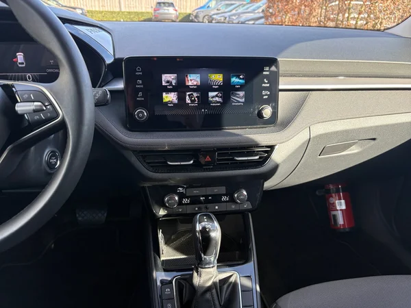 SKODA Fabia (2024) — foto 2 van 24