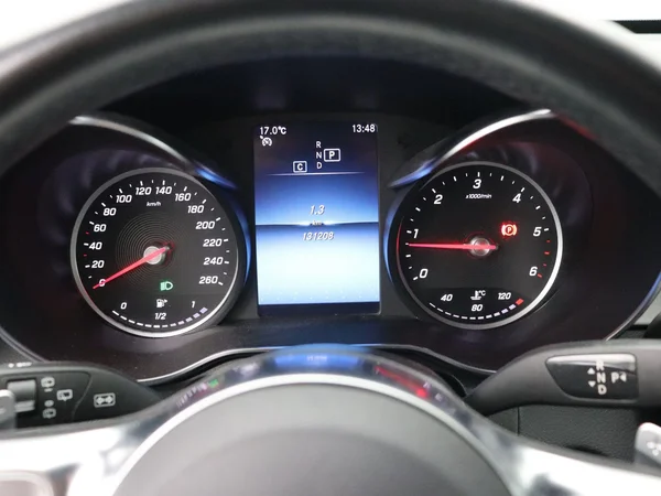 Mercedes-Benz GLC (2022) — foto 2 van 23