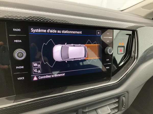 VOLKSWAGEN Polo (2022) — foto 13 van 36