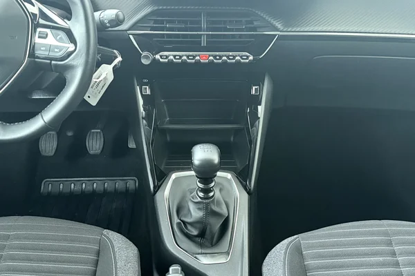 Peugeot 208 (2023) — foto 4 van 21