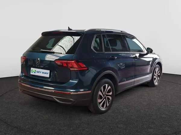 VOLKSWAGEN Tiguan (2021) — foto 20 van 23