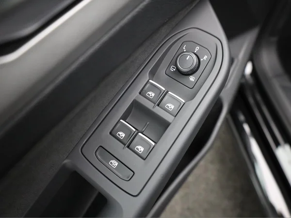 VOLKSWAGEN Golf VIII SW (2024) — foto 6 van 21