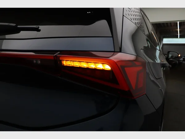 CUPRA Born (2025) — foto 8 van 18