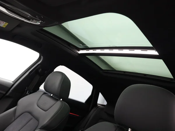 AUDI Q8 e-tron Sportback (2024) — foto 17 van 25