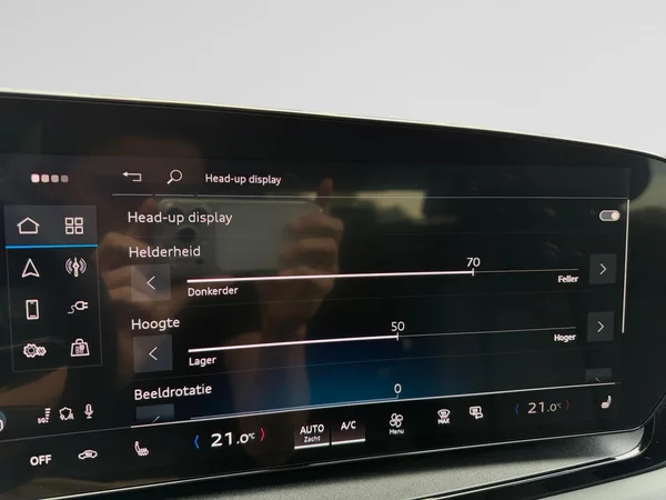 AUDI Q6 e-tron (2025) — foto 11 van 24