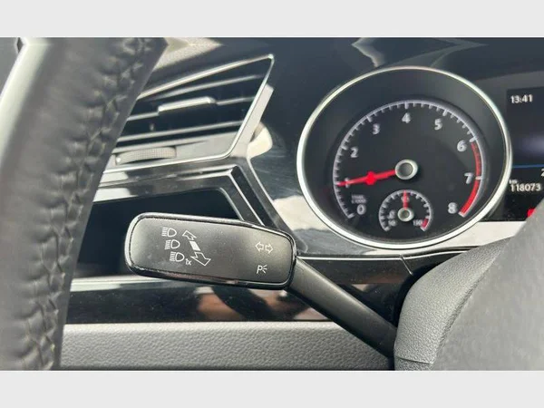 Volkswagen Touran (2020) — foto 18 van 31