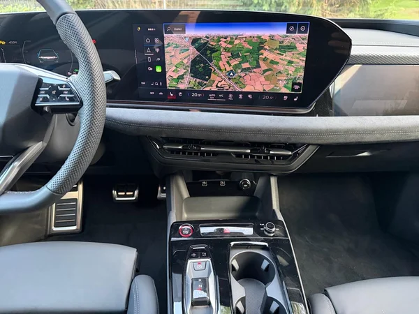 AUDI S6 Sportback e-tron (2026) — foto 14 van 22