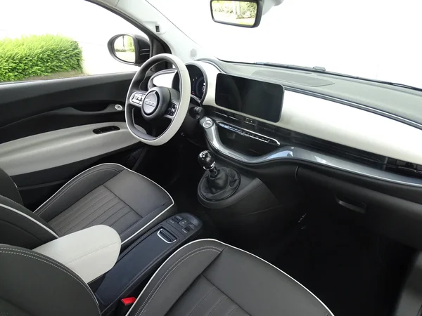 Fiat 500C (2026) — foto 6 van 29
