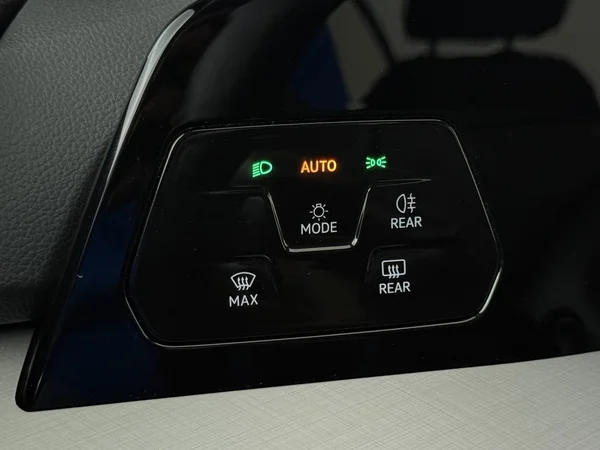 VOLKSWAGEN Golf Variant (2025) — foto 20 van 29