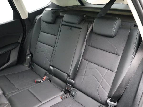 BMW iX1 (2023) — foto 9 van 25