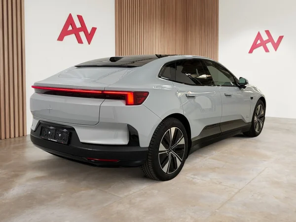 Polestar 4 (2025) — foto 29 van 32