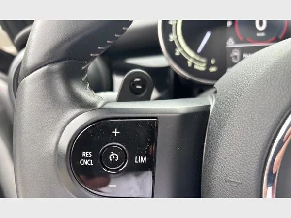 MINI Mini (2023) — foto 8 van 29