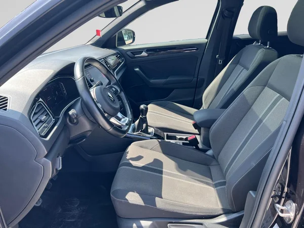 VOLKSWAGEN T-Roc (2022) — foto 14 van 18