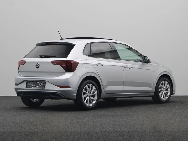 VOLKSWAGEN Polo (2022) — foto 12 van 19