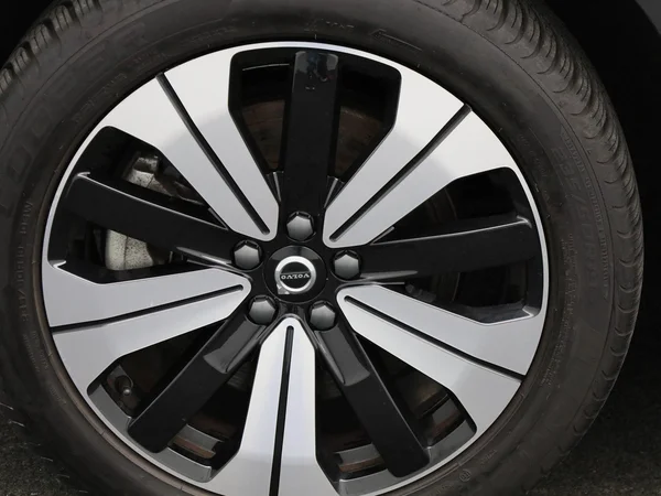 Volvo XC40 (2023) — foto 6 van 42