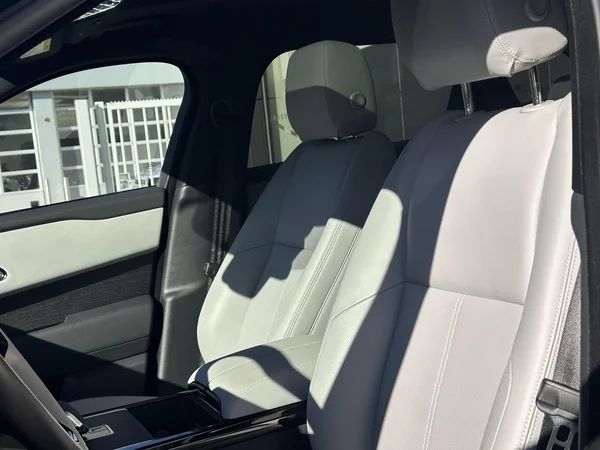 Land Rover Range Rover Velar (2025) — foto 26 van 31