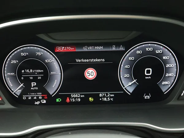 AUDI Q3 Sportback PHEV (2024) — foto 25 van 29