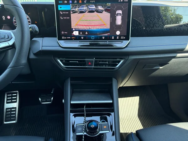 VOLKSWAGEN Tiguan (2026) — foto 3 van 24