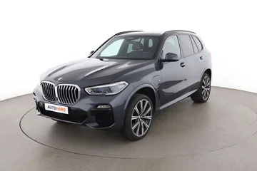 BMW X5 ba83d6d2-f999-41cc-b722-11542fa68d19