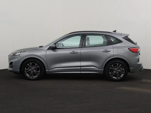 FORD Kuga (2022) — foto 12 van 28