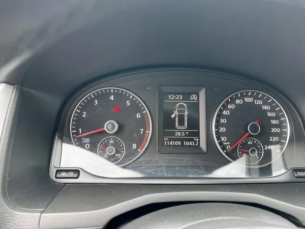 Volkswagen Caddy (2017) — foto 2 van 21