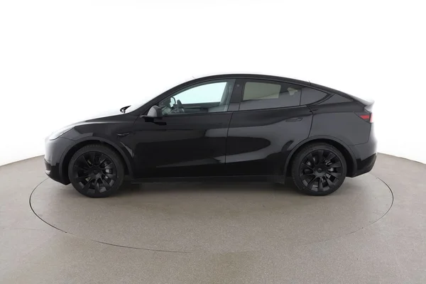 Tesla Model (2023) — foto 10 van 17