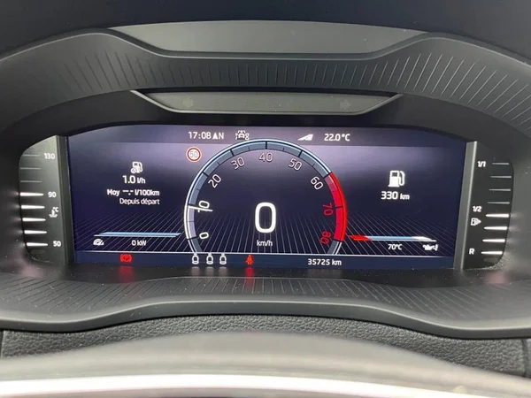 SKODA Karoq (2022) — foto 5 van 32