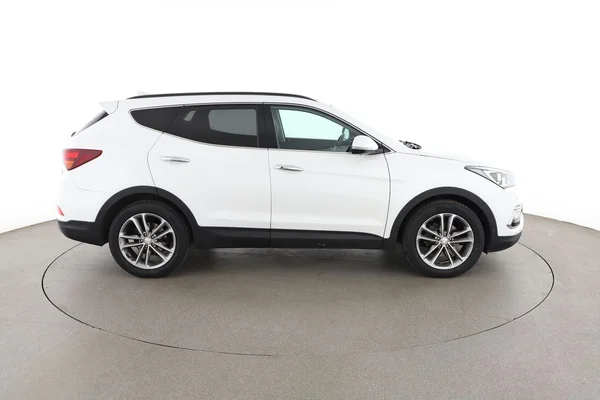 Hyundai Santa Fe (2018) — foto 13 van 16
