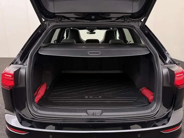 VOLKSWAGEN Golf Variant (2022) — foto 8 van 33